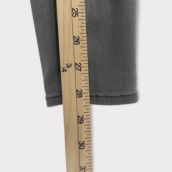 FRAME Le Skinny de Jeanne‎ in Wilshire Gray Distressed Jeans - Picture 8 of 9